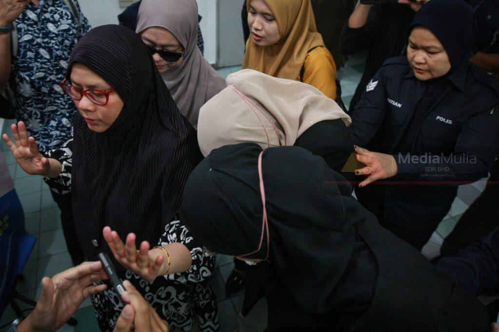 [VIDEO] Datin, pengurus taska didakwa operasi tanpa lesen, bahayakan anak asuhan