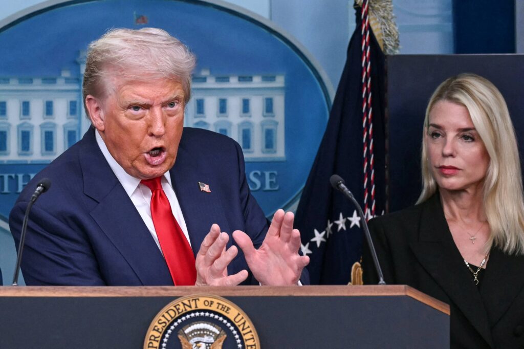 Buka Selat Hormuz Sialan – Presiden Trump