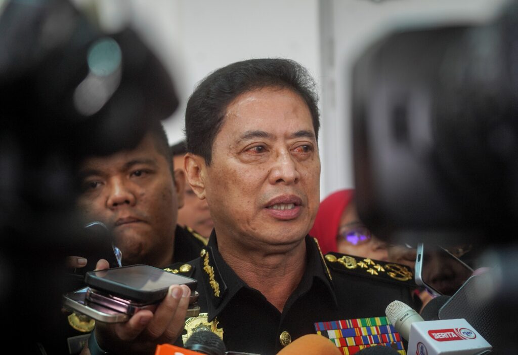 Ketua Pengarah, Timbalan KP JAS dijangka dituduh esok