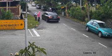 [VIDEO] Lelaki 54 tahun ditahan tunjuk kemaluan depan dua budak perempuan