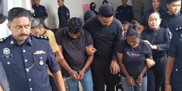 Empat sekeluarga termasuk ibu, bapa tiri didakwa bunuh anak perempuan