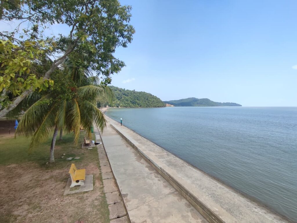 Dua pelajar institusi perguruan lemas ketika berkayak