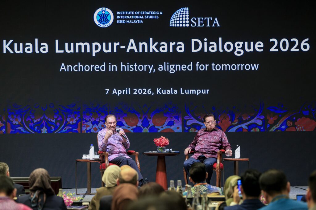 Anwar tekankan peranan ‘Track Two’ dalam usaha damai global