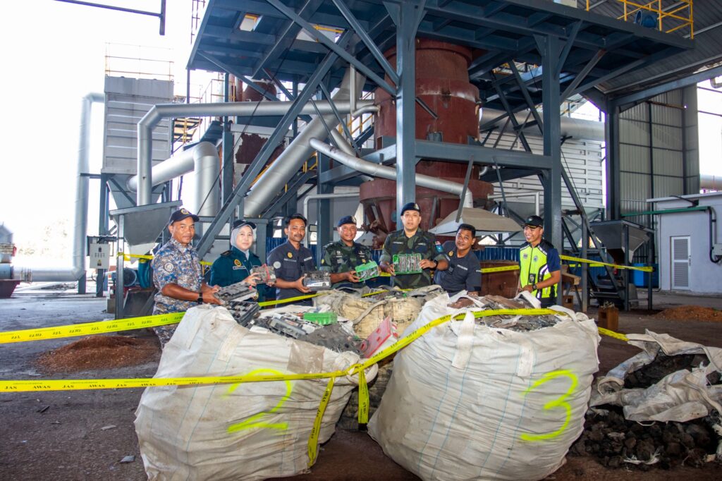 Tidak serik, kilang kitar semula diserbu lagi babit rampasan RM376,000