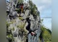 Buat aksi backflip di puncak  Gua Ikan