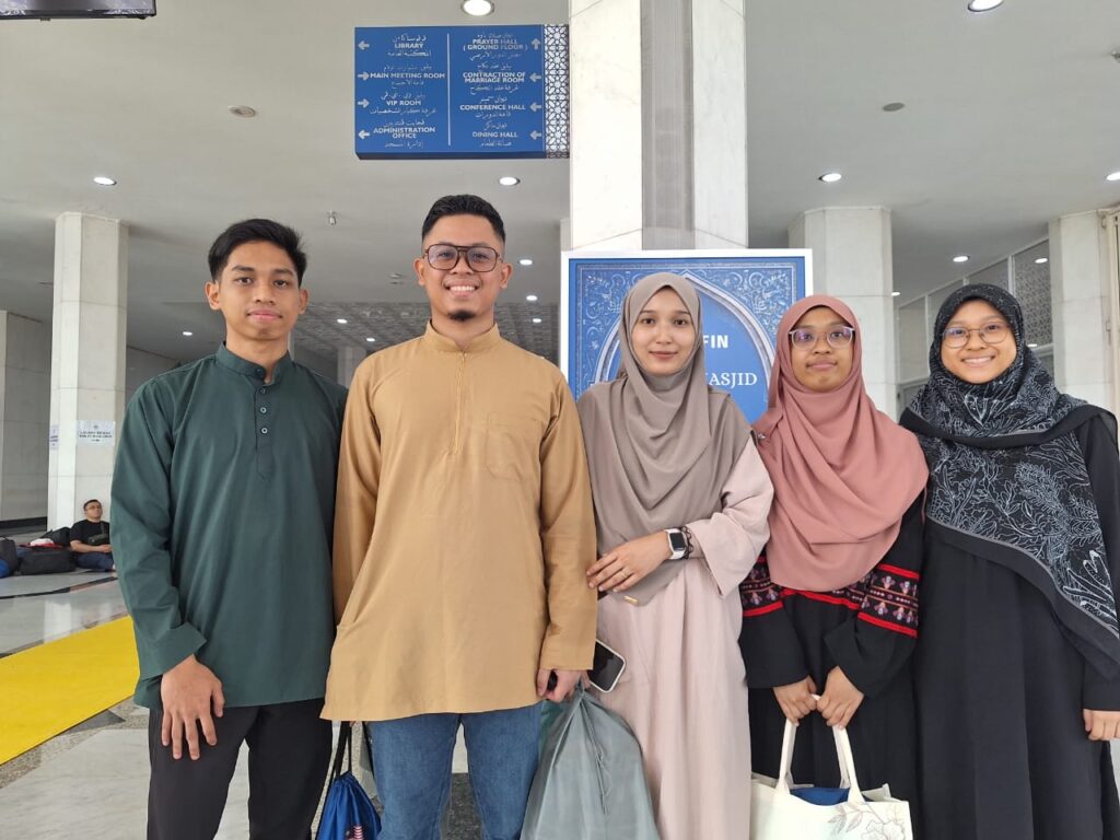 Berkat tabungan ibu bapa ‘rezeki’ empat beradik tunai haji