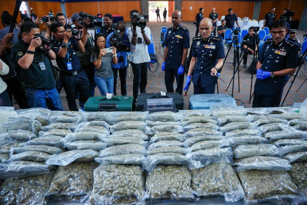 Upah RM5,000 jadi keldai dadah, empat ditahan di KLIA