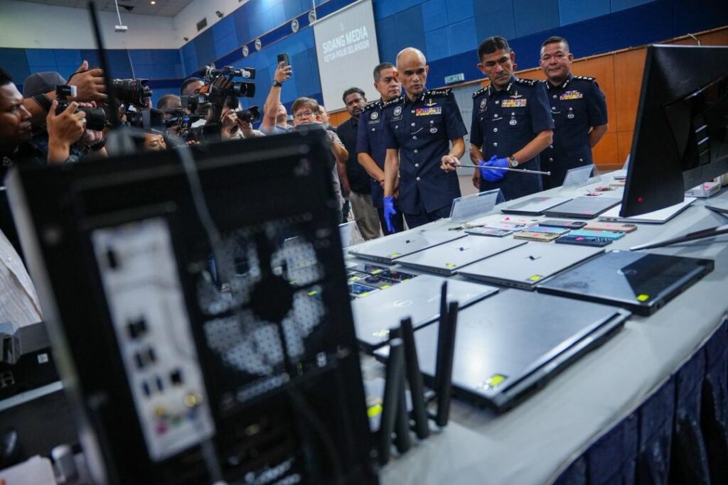 6 sindiket scammer tumpas, tahan 38 individu