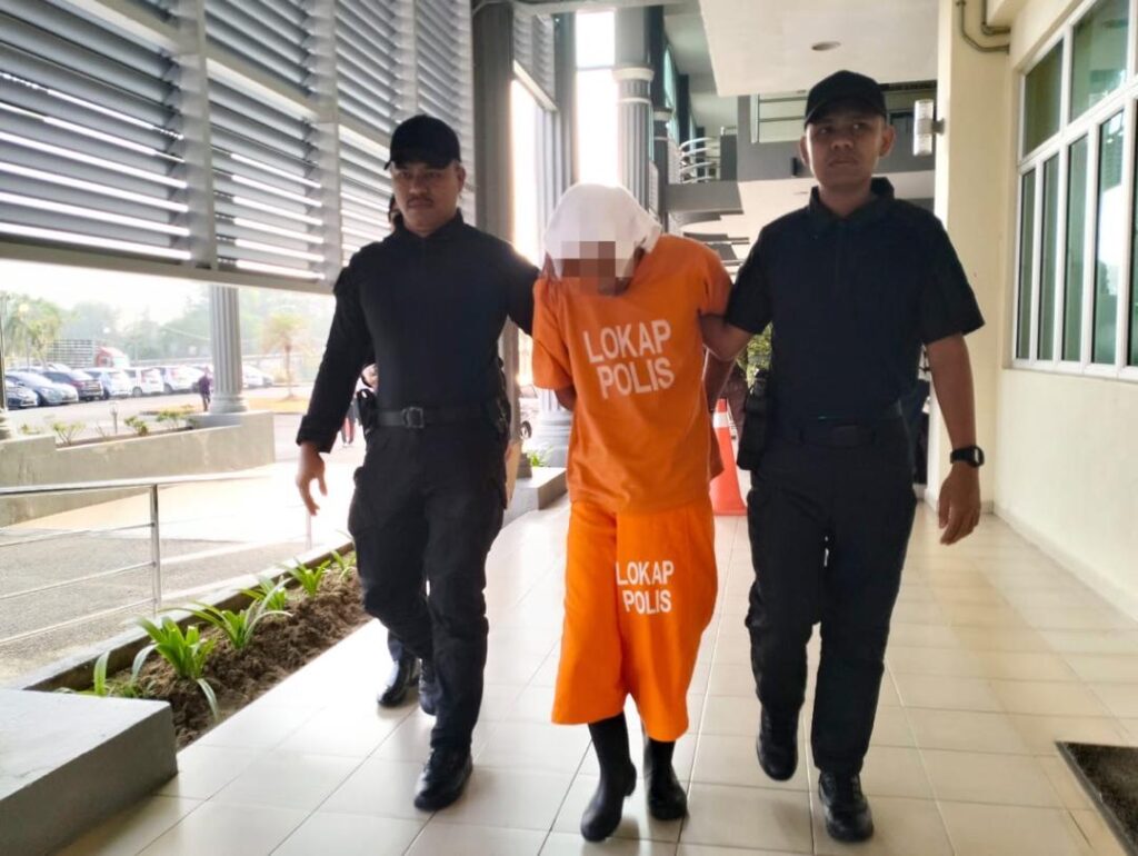 Peniaga perkosa anak tiri dijel 30 tahun, 18 sebatan