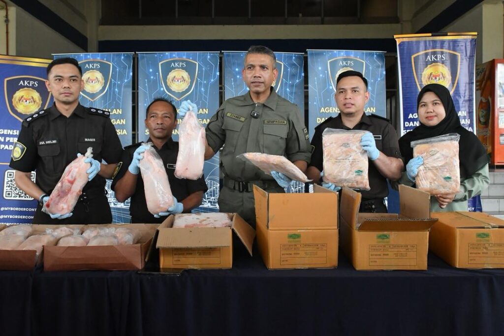 Sindiket guna sijil halal meragukan seludup 187.8 tan ayam, itik beku