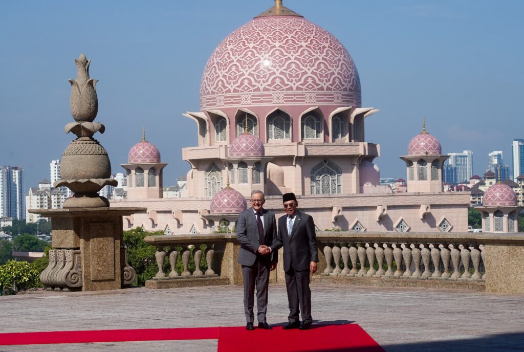 Perdana Menteri Australia diberi sambutan rasmi negara di Putrajaya