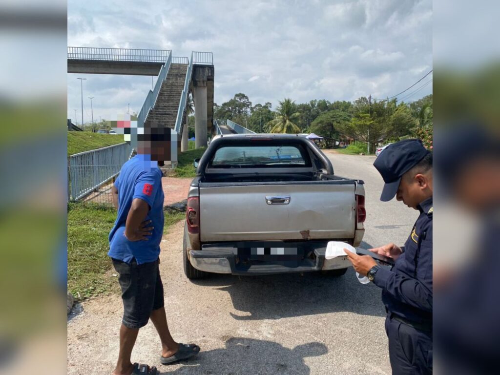 Lelaki mengamuk mahu bakar pikap kerana disita JPJ