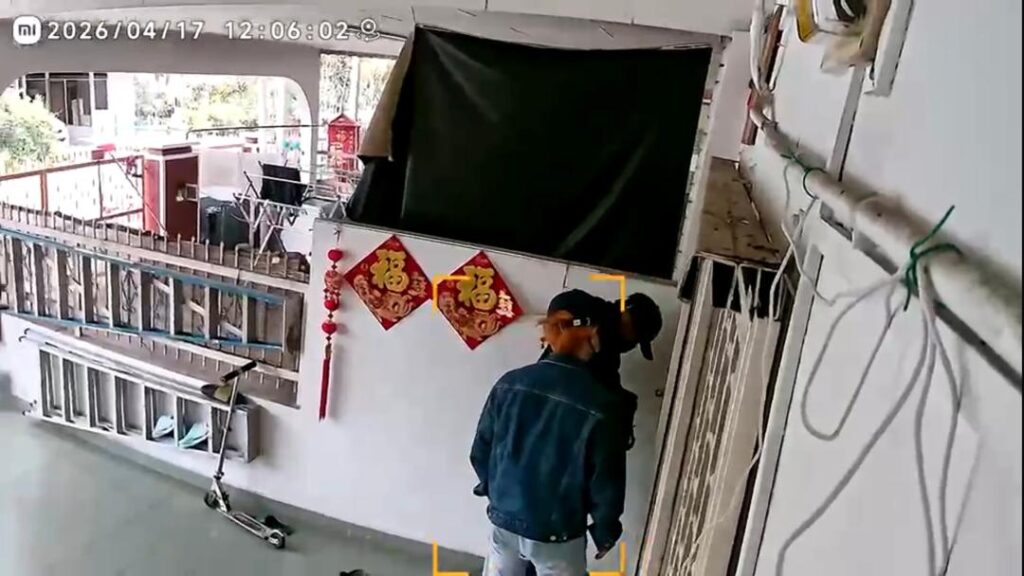 [VIDEO] Lelaki rambut pink pecah rumah, lima minit lesap barang