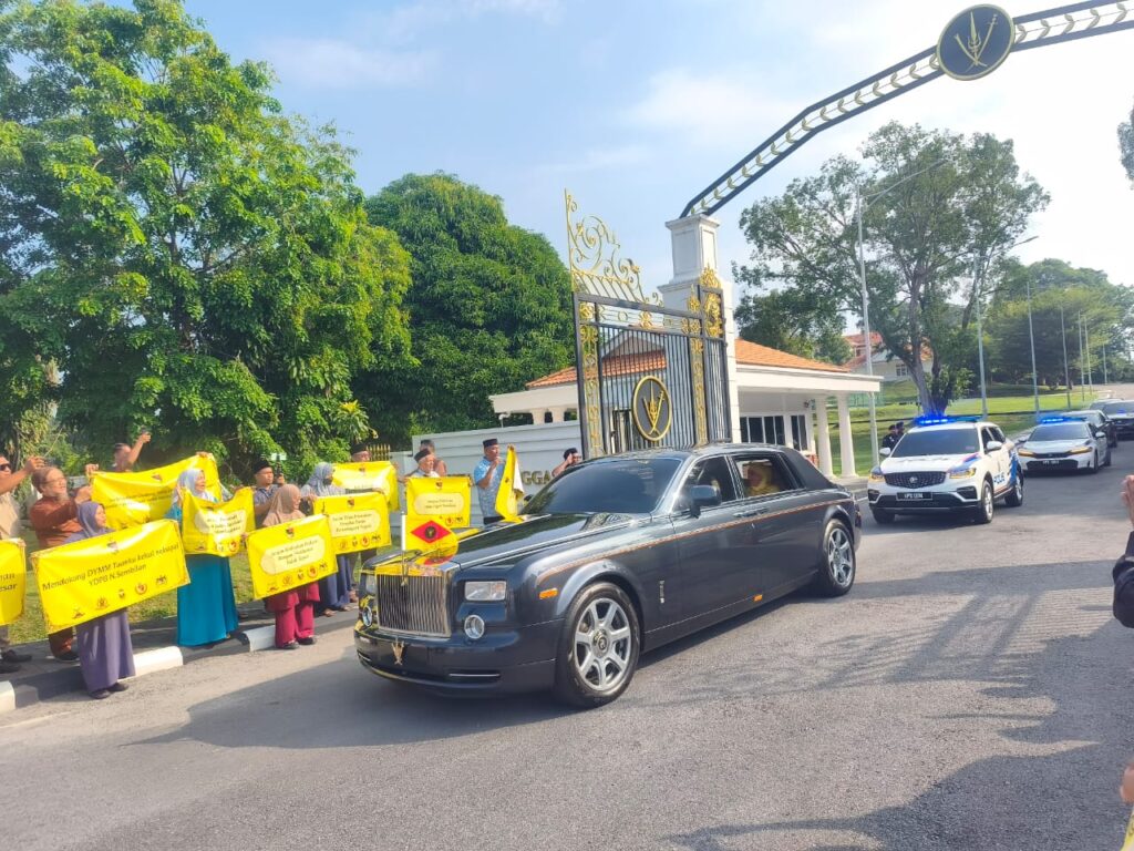 Istiadat pembukaan Sidang DUN dirasmikan Tuanku Muhriz berjalan lancar