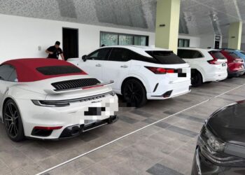 Banyak duit beli kereta mewah, mana dapat?