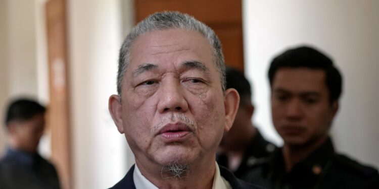 Bekalan plastik dalam negara cukup untuk dua bulan