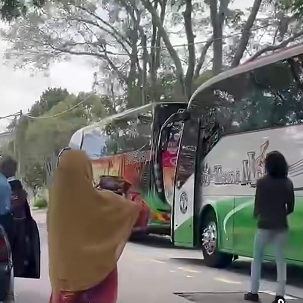 Lagi kes pemandu bas: Tunjuk isyarat lucah, hampir cetus kemalangan