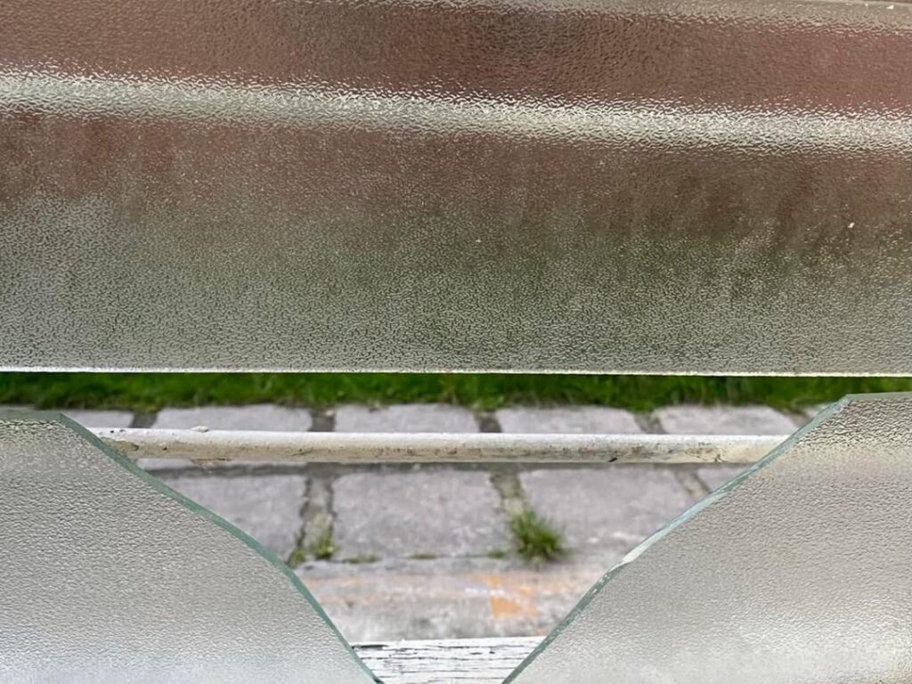 Wanita jadi ‘singa’, anak jiran pecahkan tingkap rumah