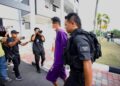 [VIDEO] Lelaki pukul isteri hingga keguguran tiba di Mahkamah Sungai Petani