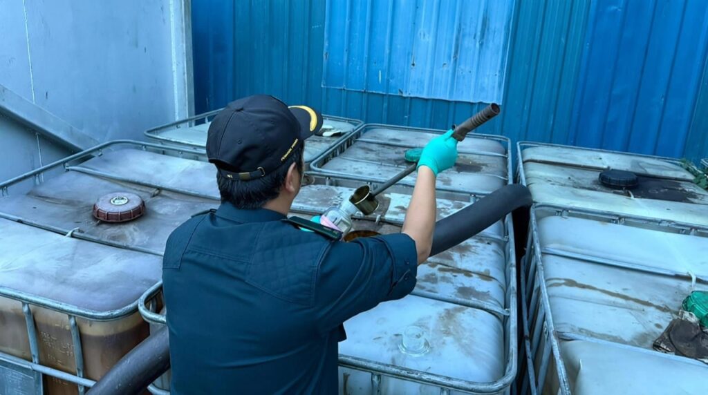 PGA serbu premis penyimpanan 86,000 liter minyak petroleum mentah curi