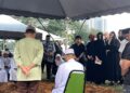 Jenazah seniwati Maria Menado selamat dikebumikan