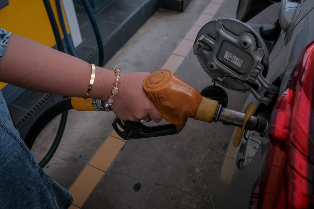 Ubah kerajaan bukan ‘suis ajaib’ turunkan harga minyak