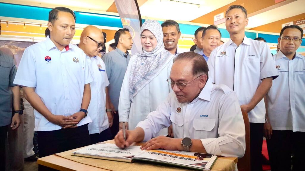 Malaysia tak bermusuh, main ‘seni diplomasi’ – PM