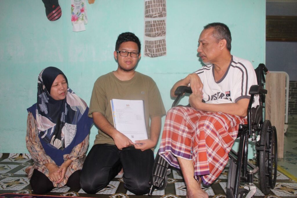 Pelajar cemerlang tolak MRSM jaga bapa sakit