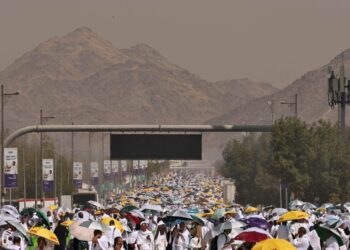 Lupakan dunia seketika, fokus ibadah