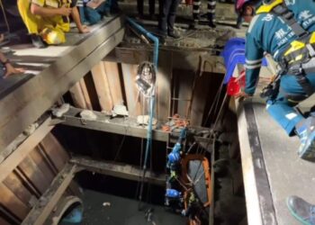 Motosikal ‘terjun’ lubang 5 meter, 2 cedera