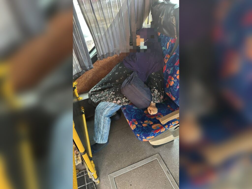 Nenek meninggal dunia dalam bas