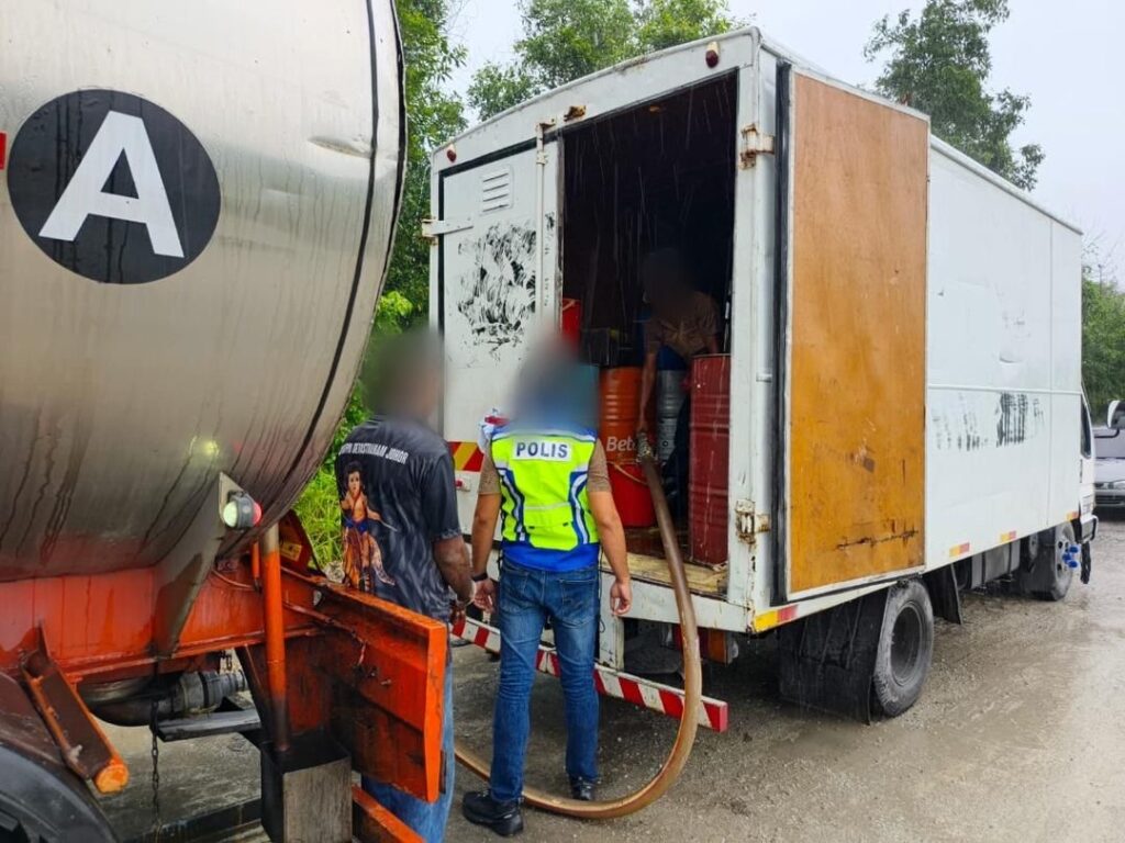 Sindiket kumpul minyak sawit mentah tanpa permit tumpas