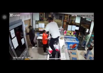 Dua lelaki bersenjata samun stesen minyak Jenjarom