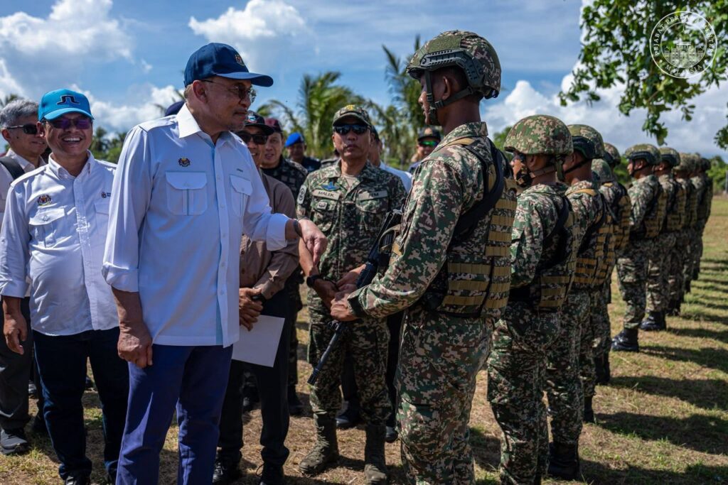 Anwar tinjau kesiapsiagaan Pos Dogoton di Pulau Banggi
