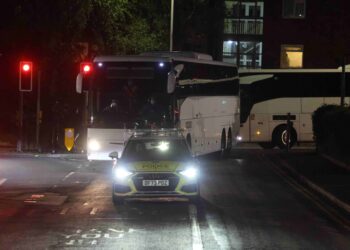 Pesawat bawa penumpang kapal hantavirus tiba di Britain