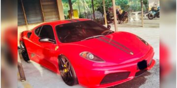 Pandu Ferrari, Mercedes Benz tapi tak bayar cukai jalan
