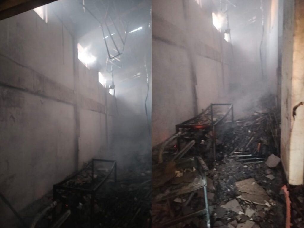 [VIDEO] Bahagian belakang pentas dewan SMK Putrajaya Presint 14(1) terbakar