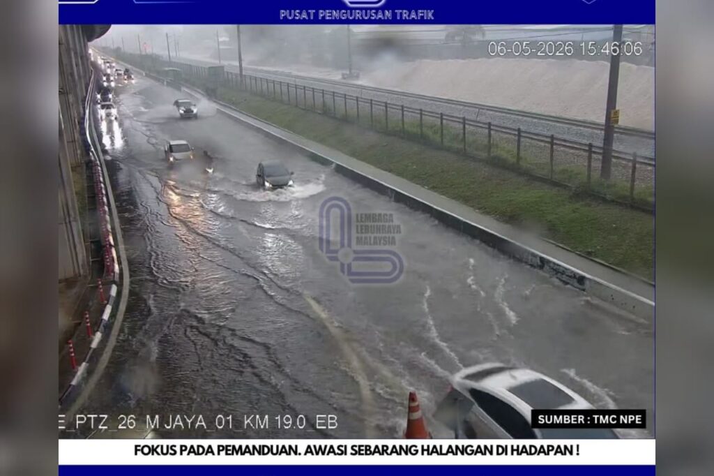 2 lebuh raya sesak akibat banjir kilat