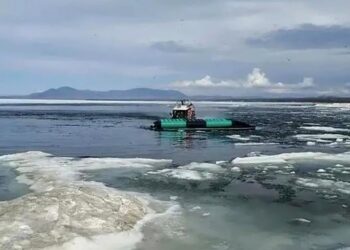 Lima maut hoverkraf terbalik di Tasik Baikal