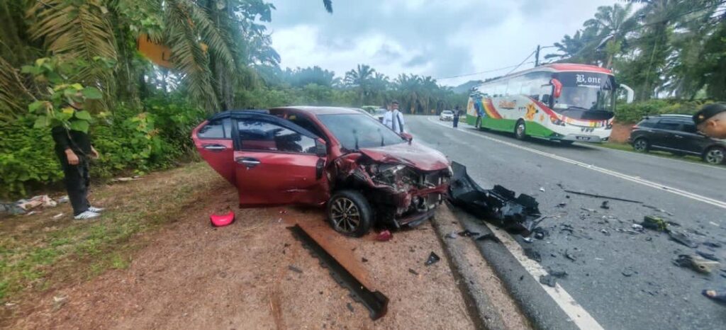 Warga emas maut dalam nahas dua kenderaan
