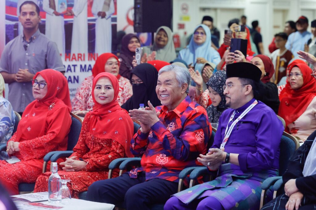 UMNO perlu bina momentum berterusan – Ahmad Zahid