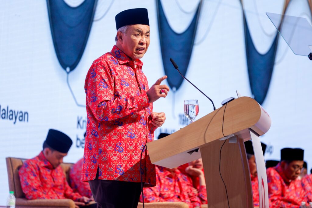 UMNO sedia serah kepimpinan kepada generasi baharu – Ahmad Zahid