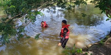 Selimut jadi petunjuk, warga emas jatuh tali air