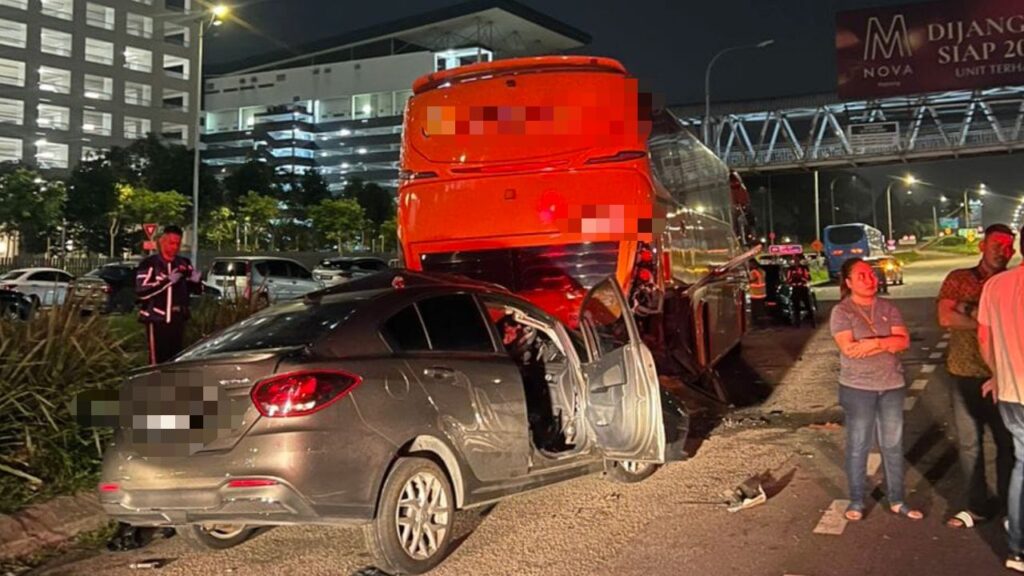 Lelaki parah, tunang maut kereta rempuh bas di MRR2