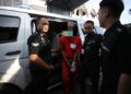 [VIDEO] Suspek pukul isteri hamil tiba di mahkamah pagi ini