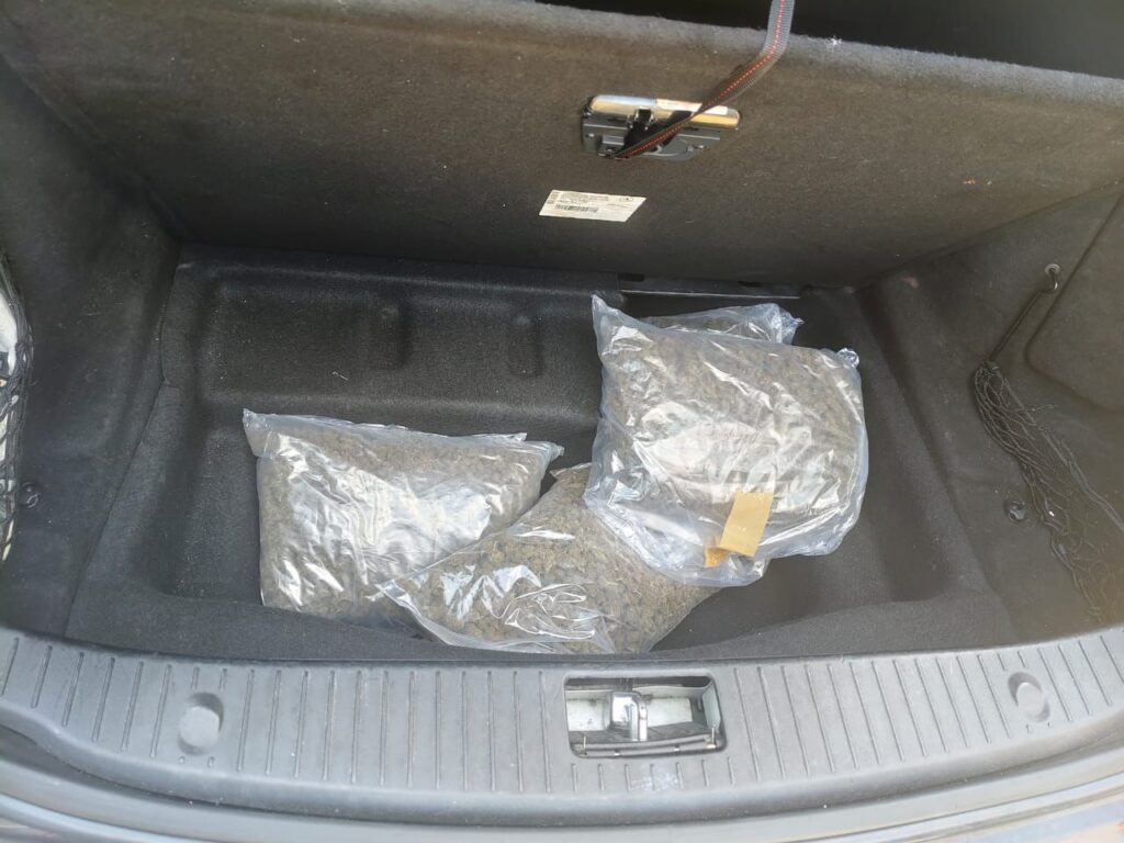 Dua wanita, lelaki Jordan kempunan upah RM1,800 bawa 6 kg ganja
