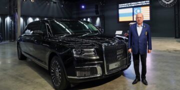 Russia hadiahkan Agong limosin Aurus Senat