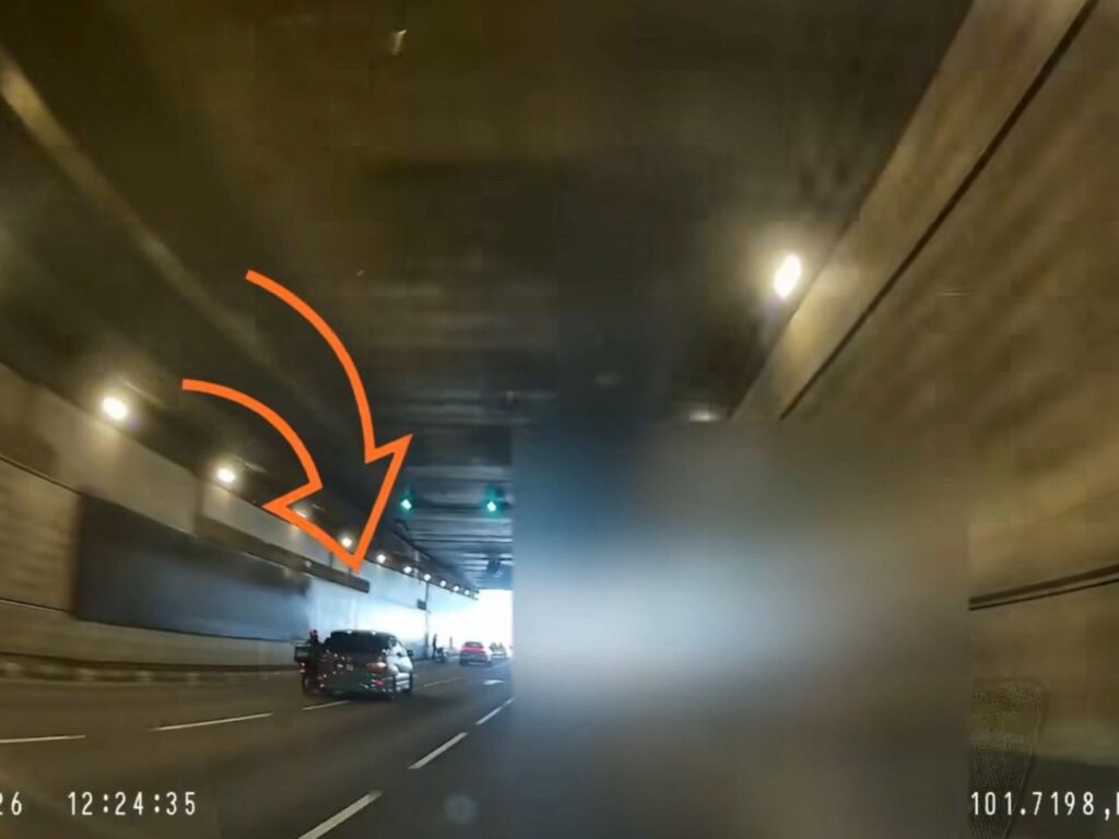 [VIDEO] Penghantar makanan cedera digesel MPV