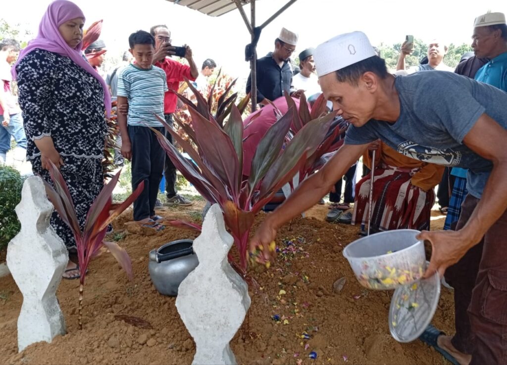 Jenazah dua beradik lemas selamat dikebumikan