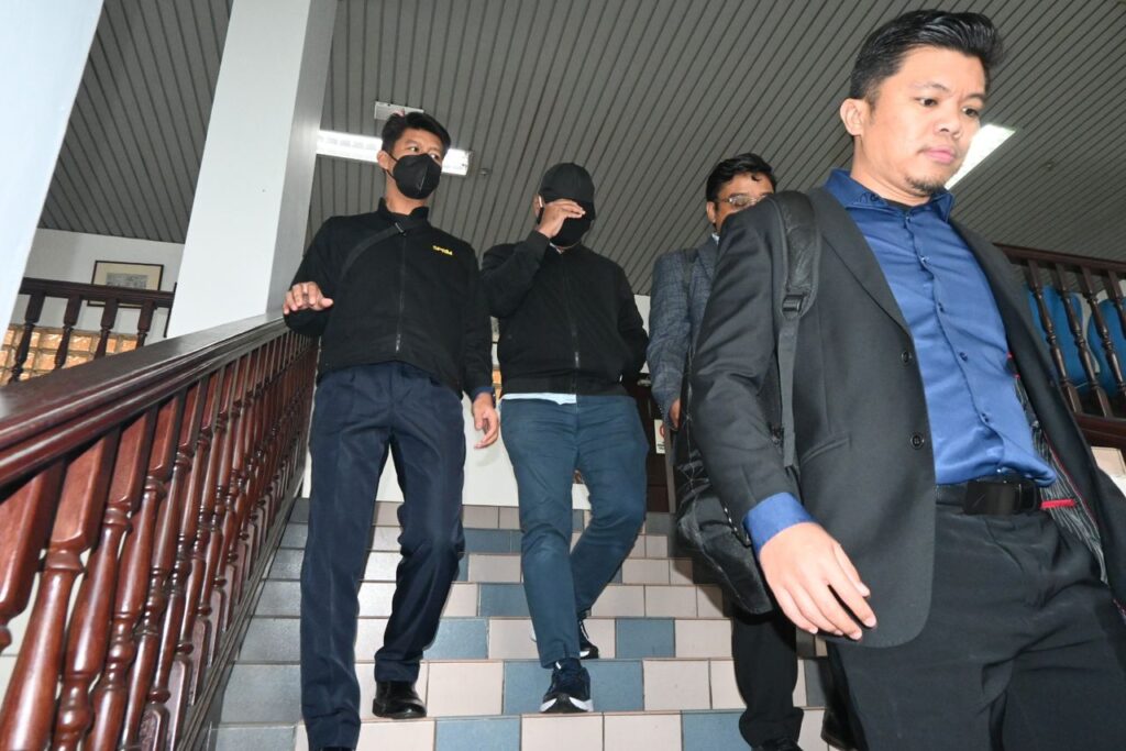 Bekas pegawai bank didenda RM90,000 kes suapan pinjaman perumahan